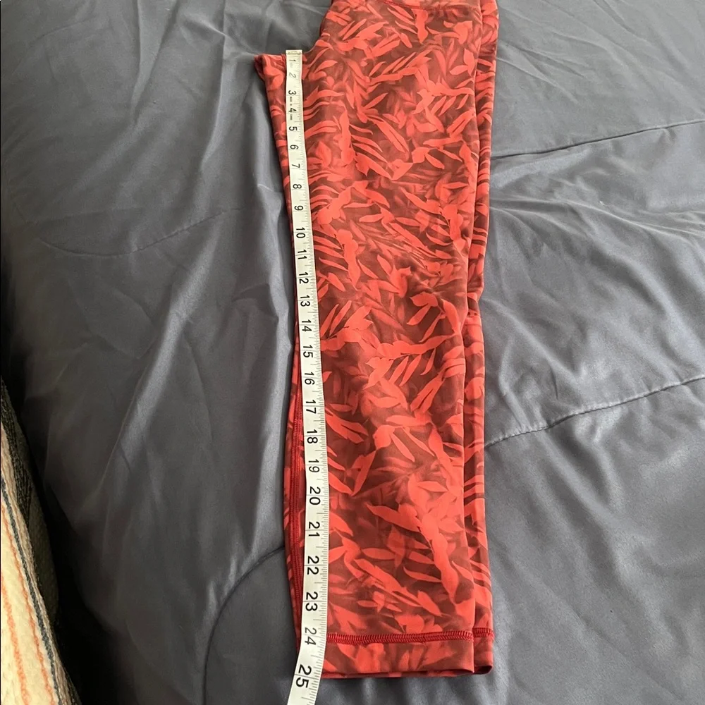 🍋LIKE NEW Lululemon Wunder Under HR 25” - Spray Leaf Fireside Red Multi - Sz 8 - Picture 11 of 12